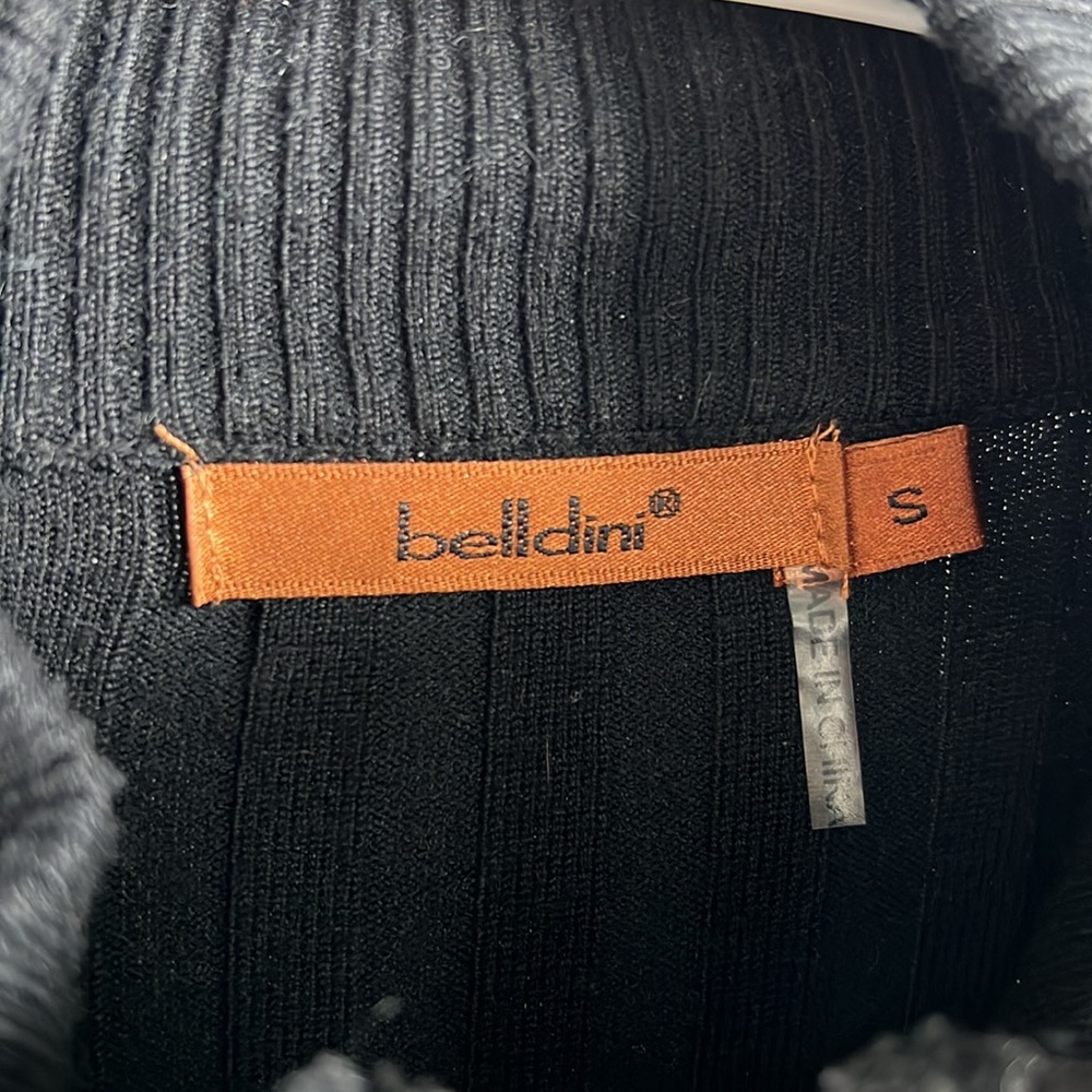 Absolutely stunning faux fur zippered sweater by belldini. - Picture 2 of 12